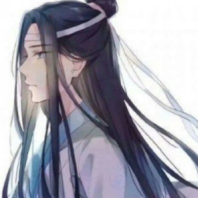 官方回应慰问的困难老人摆五粮液